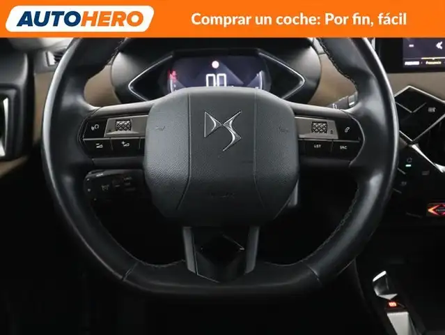 DS Automobiles DS 3 view 25