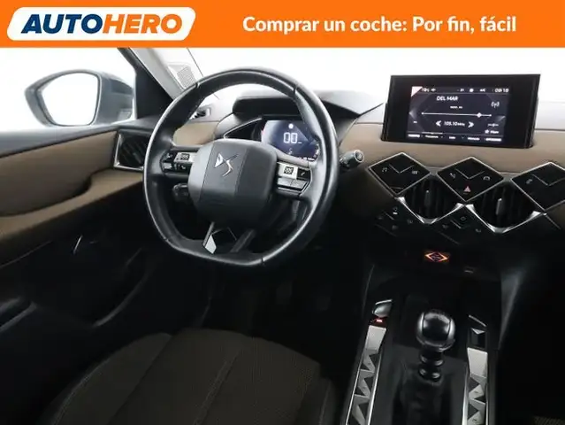 DS Automobiles DS 3 view 14