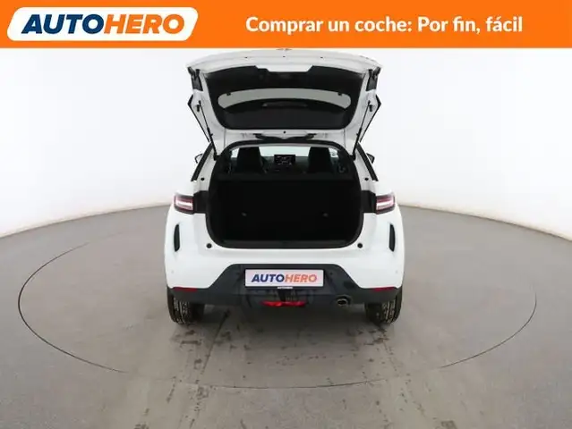 DS Automobiles DS 3 view 17