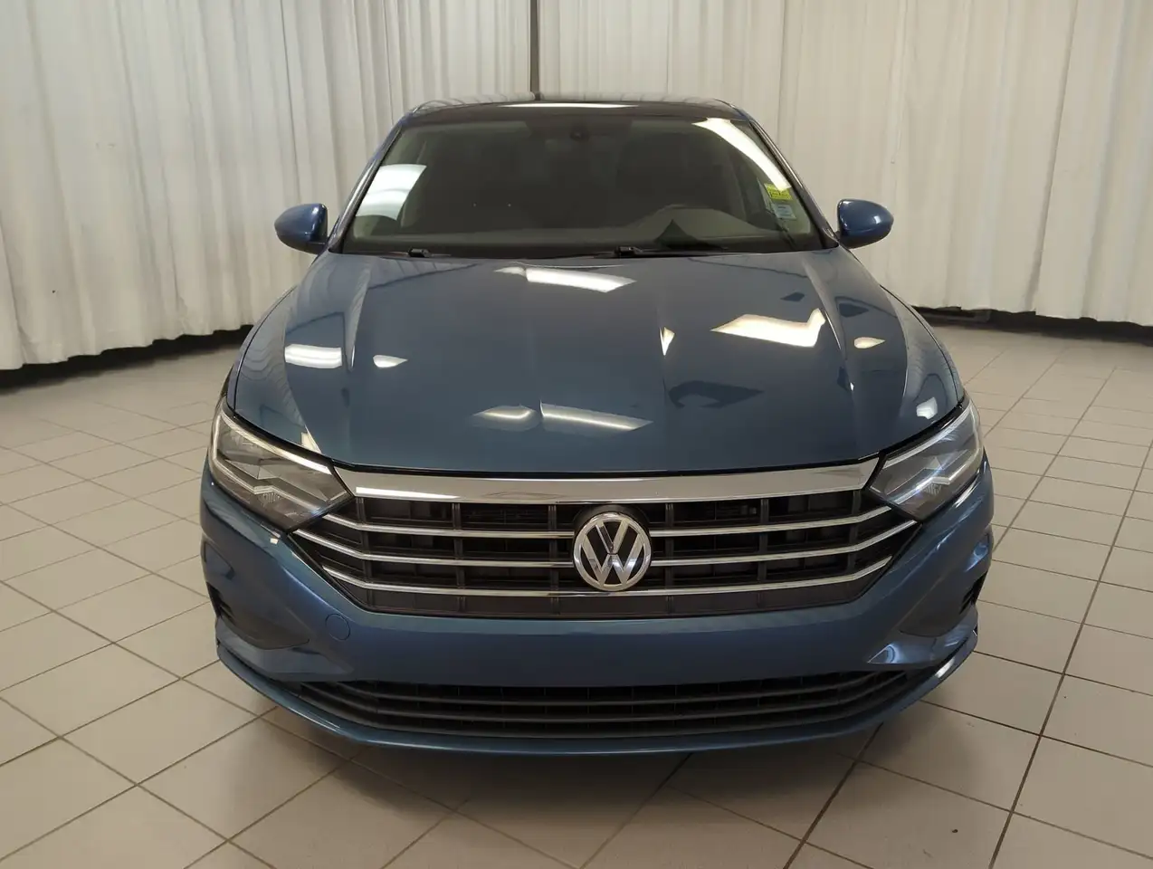 Volkswagen Jetta снимка Volkswagen Jetta