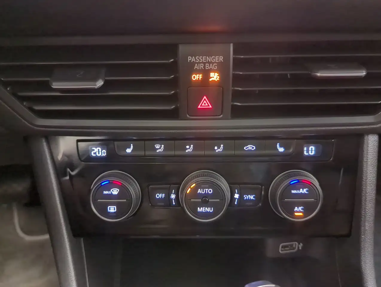 Volkswagen Jetta снимка Volkswagen Jetta