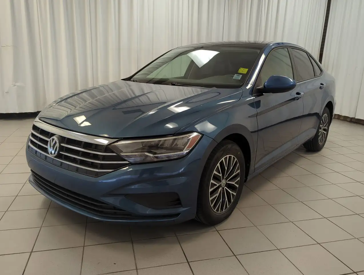 Volkswagen Jetta снимка Volkswagen Jetta