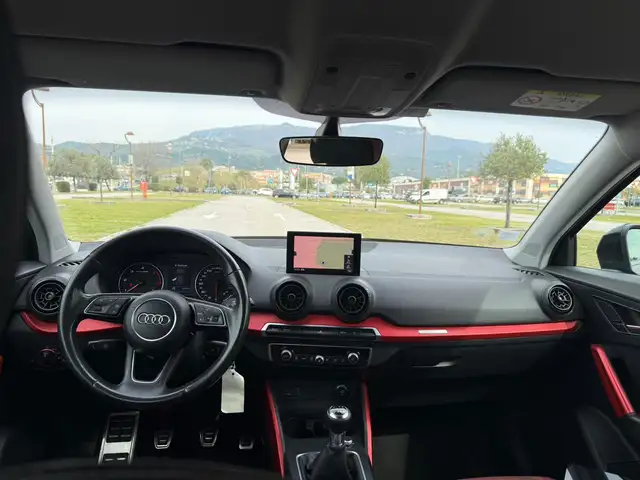 Audi Q2 view 9