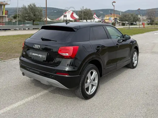 Audi Q2 view 4