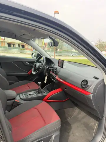 Audi Q2 view 10