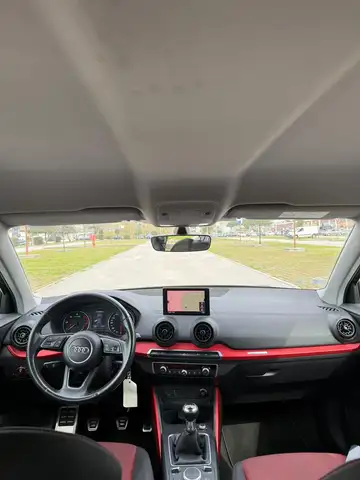 Audi Q2 view 8