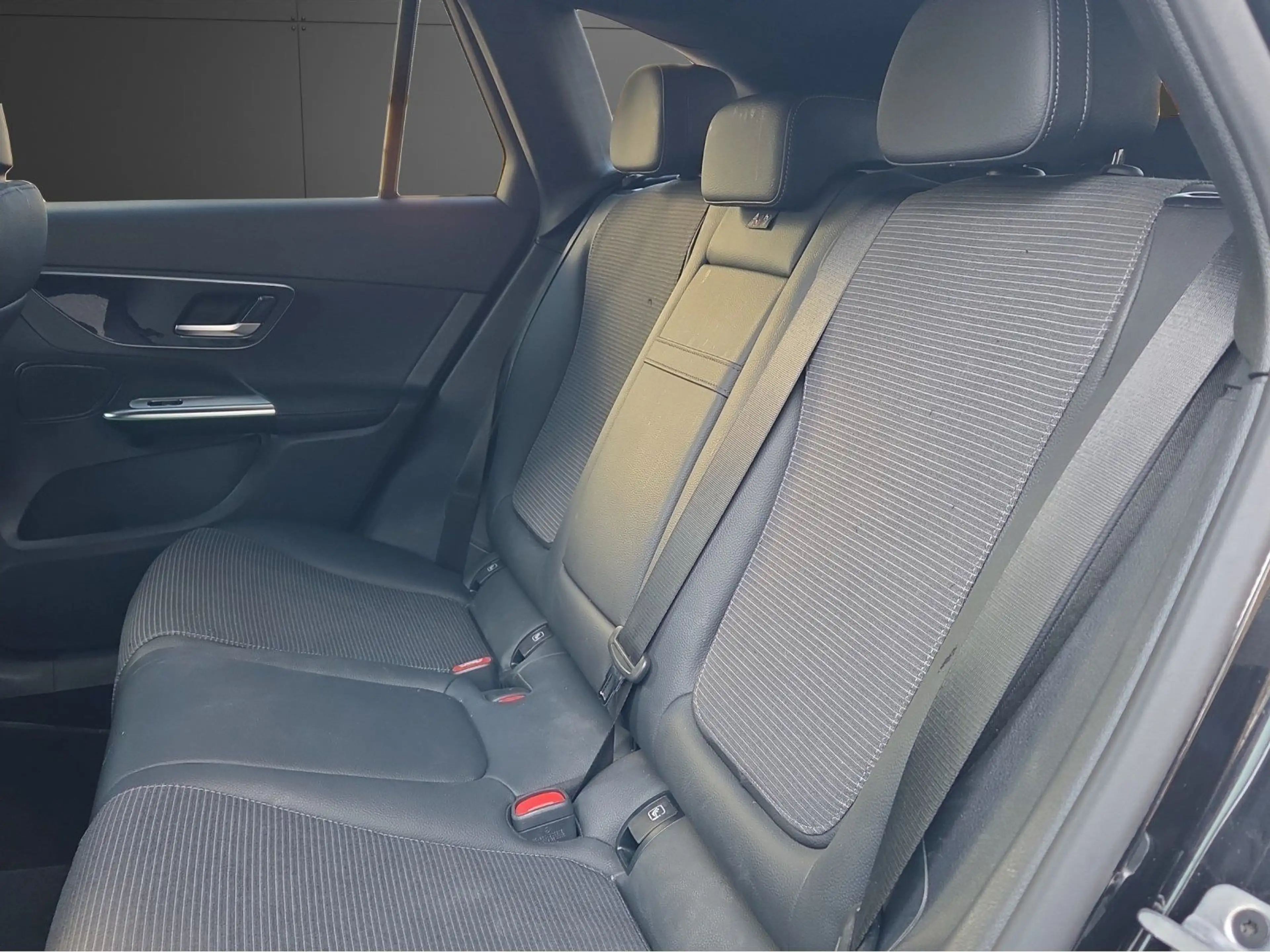 Mercedes-Benz GLC 200 4M AVANTGARDE EDITION+AHK+DISTR+360°+TOT — photo 9