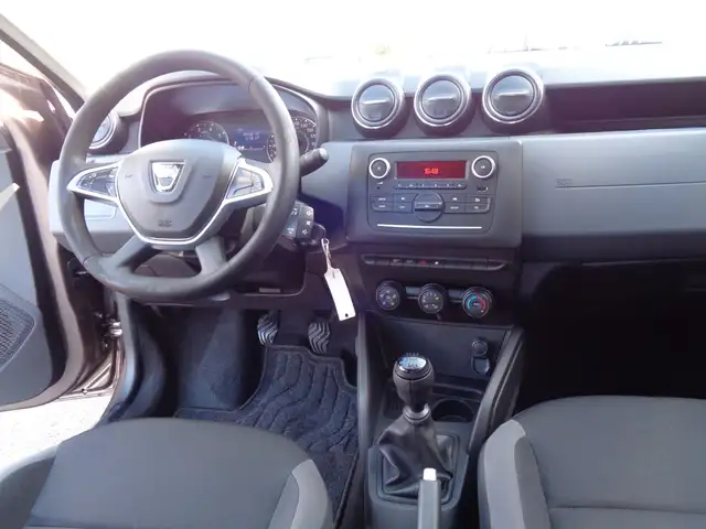 Dacia Duster view 12