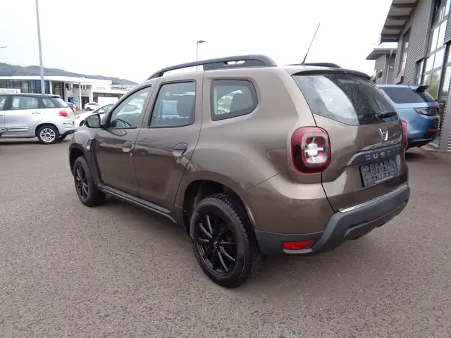 Dacia Duster view 6