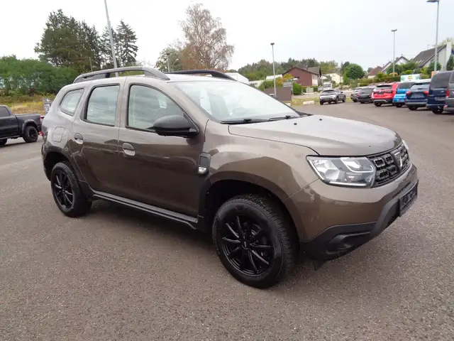 Dacia Duster view 3