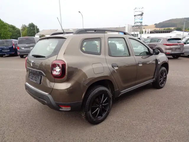 Dacia Duster view 4