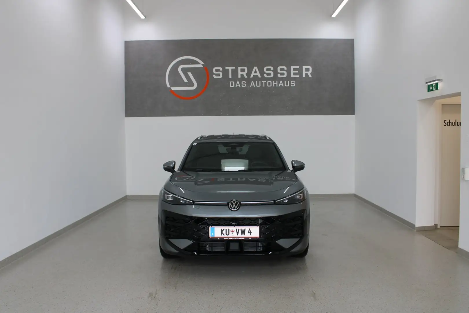 Volkswagen T-Roc R-Line eTSI DSG Grau - 2