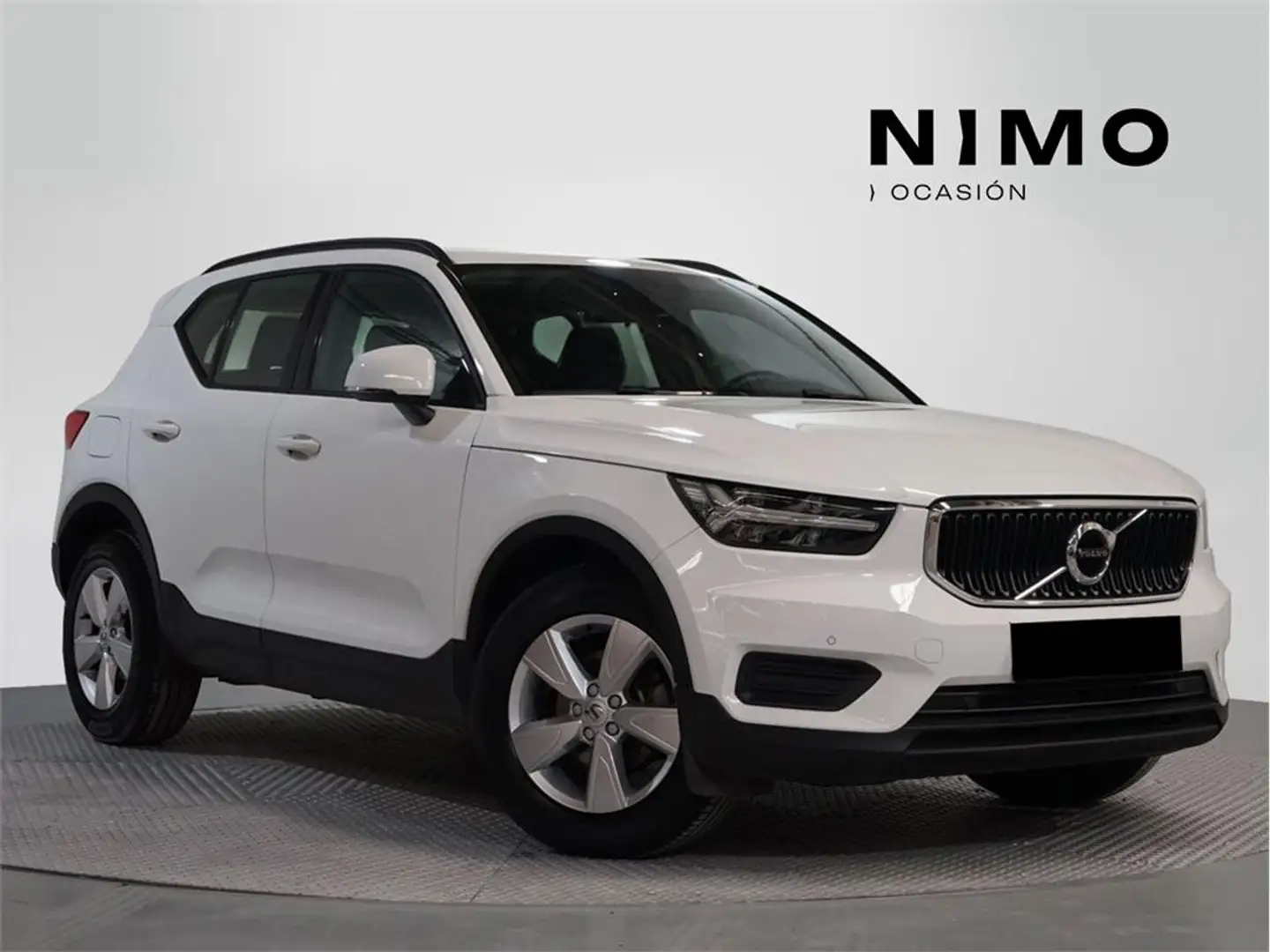 Volvo XC40 T2 Momentum Pro - 1