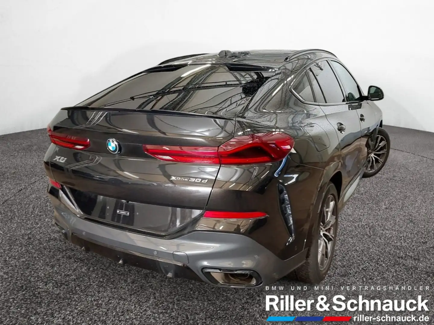BMW X6 xD 30d M Sport Pro AHK+PANO+STANDHZG+CITRI Schwarz - 2