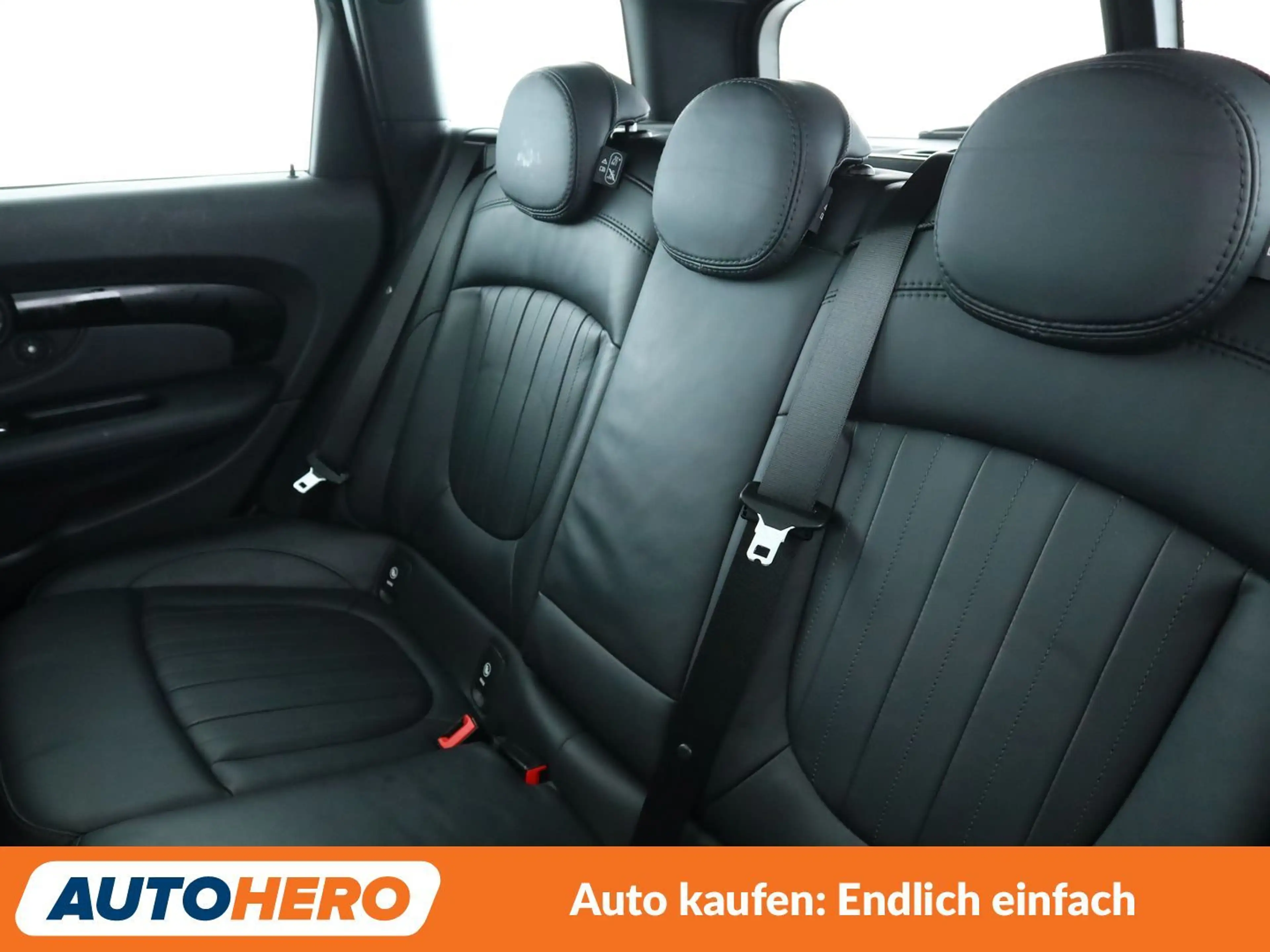 MINI Cooper S Clubman Cooper S*NAVI*TEMPO*PDC*SHZ*PANO*ALU* — photo 14