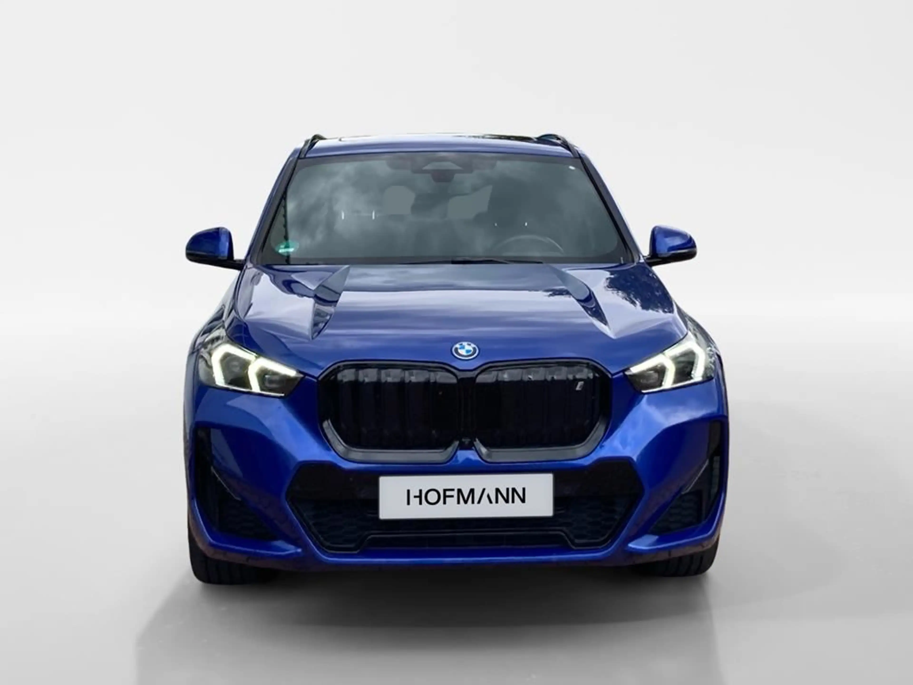 BMW iX1 M Sport — photo 2