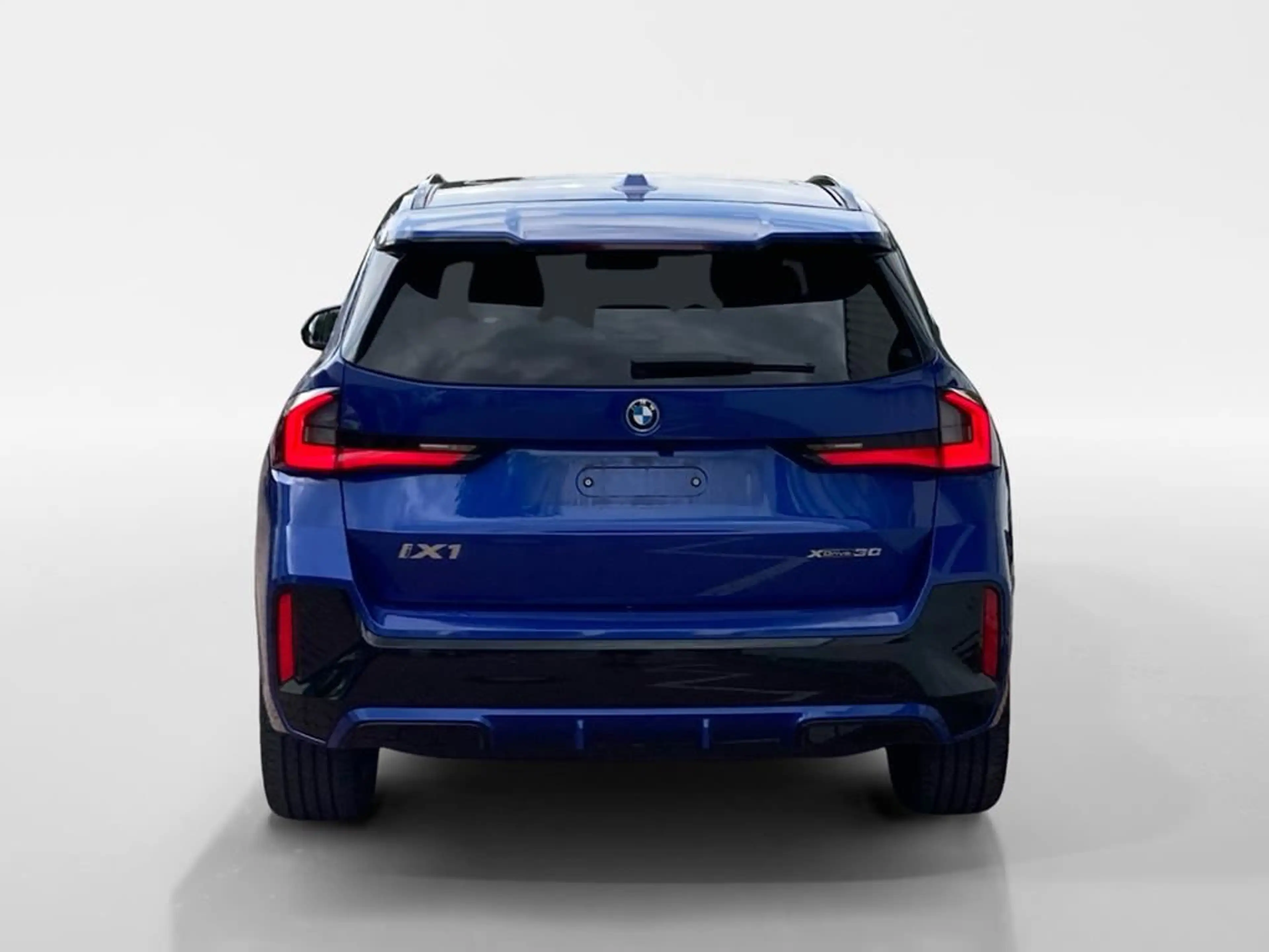 BMW iX1 M Sport — photo 8