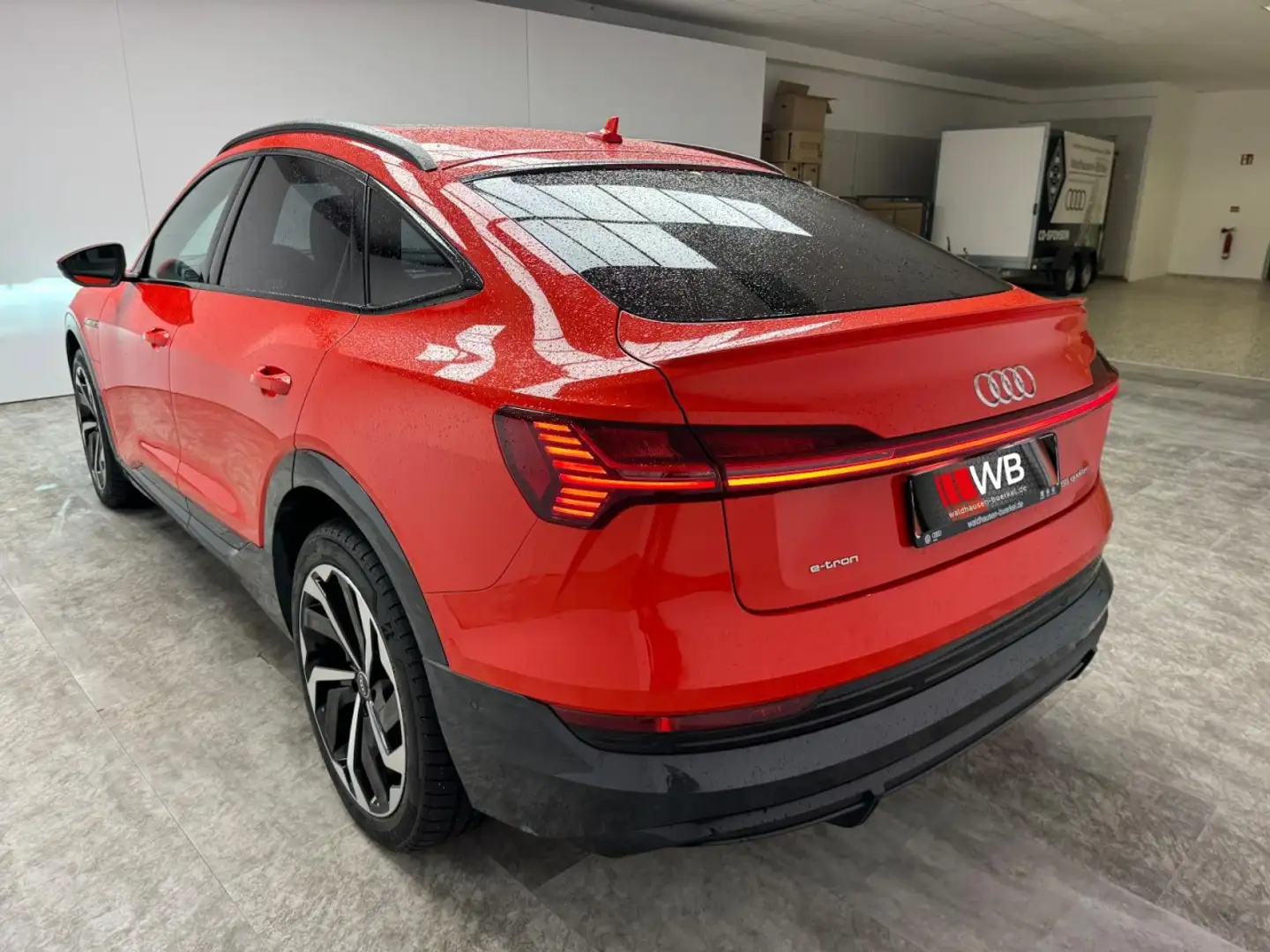 Audi e-tron Sportback 55 quattro S-Line Klima Navi Leder Rojo - 2