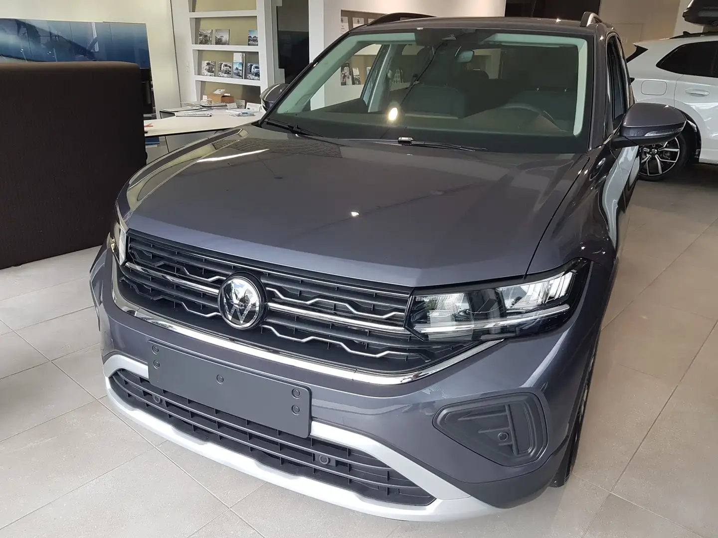 Volkswagen T-Cross 1.0 TSI 85 kW Life AHK Kam Klimaauto Sitzh ACC App Grijs - 2