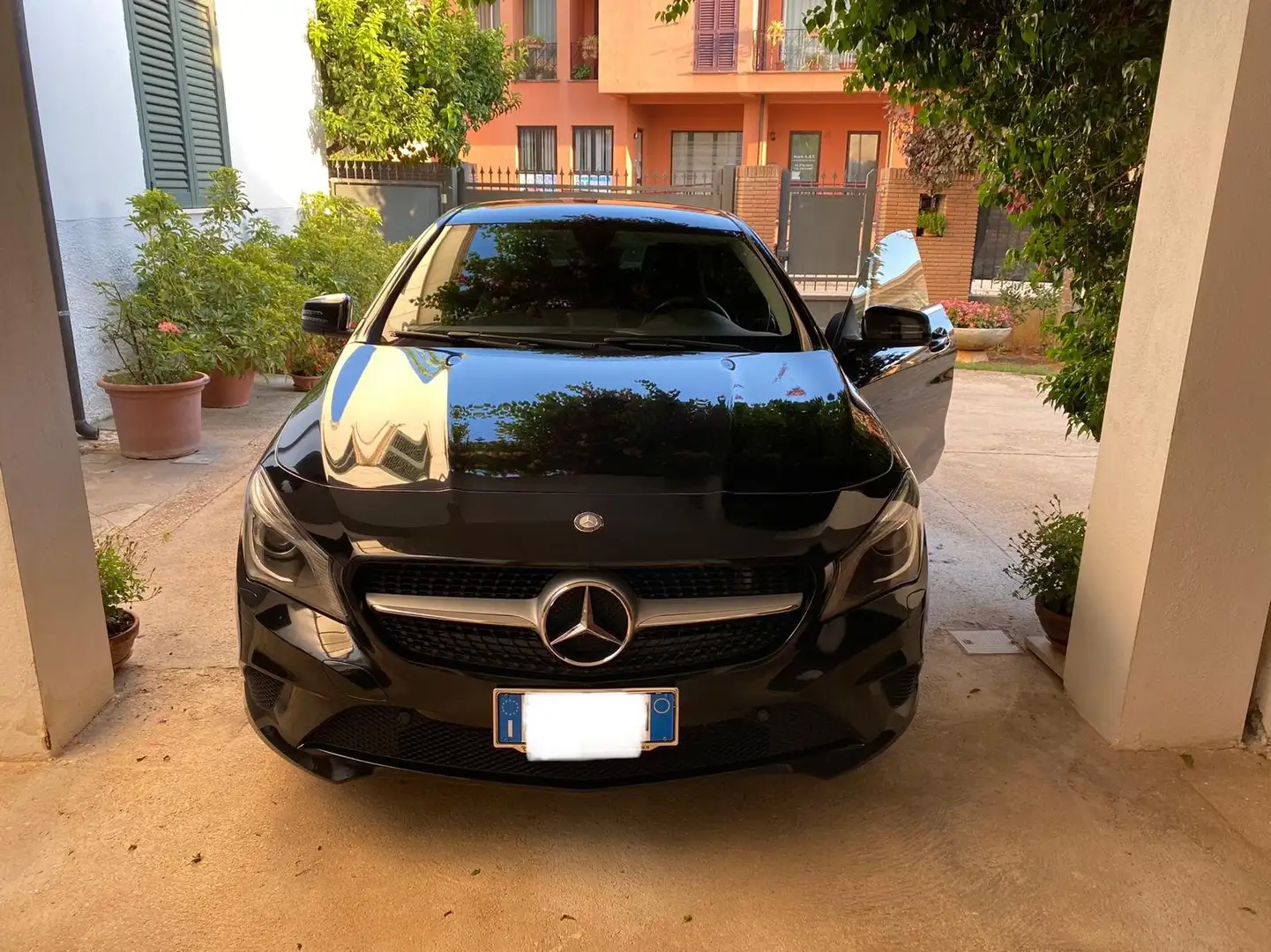 Mercedes-Benz CLA 220 CLA 220 d (cdi) Premium 177cv auto Nero - 1