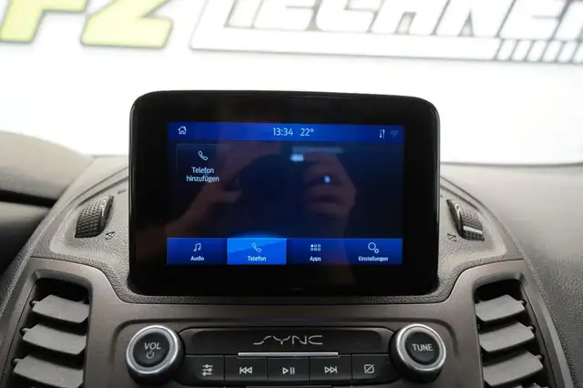 Ford Transit Connect view 26