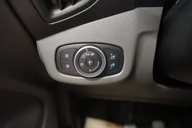 Ford Transit Connect view 21