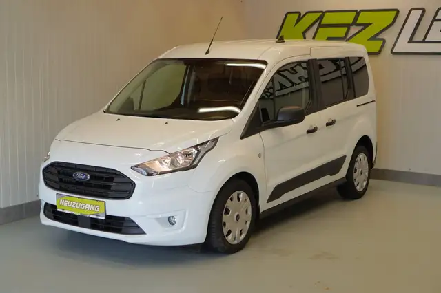 Ford Transit Connect view 11