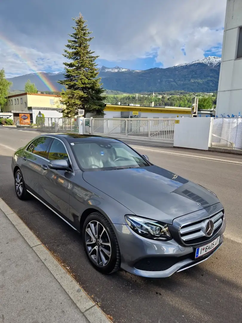 Mercedes-Benz E 350 350d 4MATIC Aut. Gris - 2