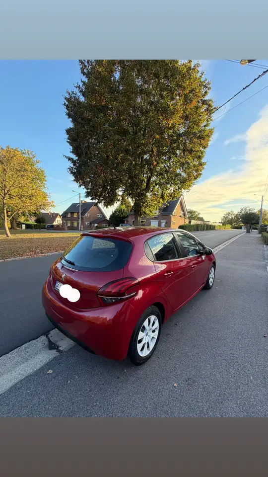 Peugeot 208