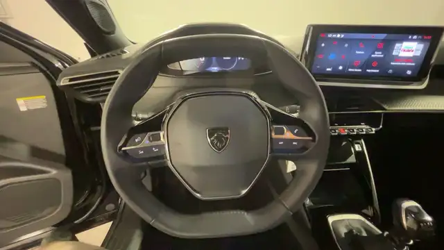 Peugeot 2008 view 17