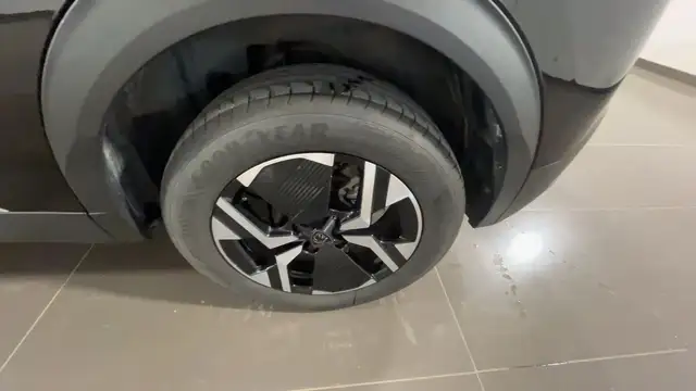 Peugeot 2008 view 12
