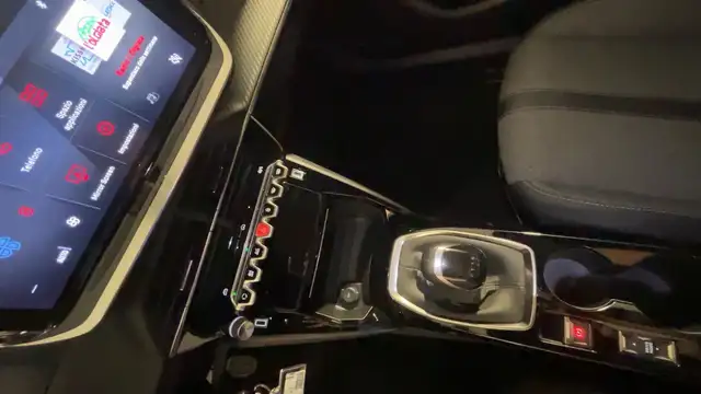 Peugeot 2008 view 21