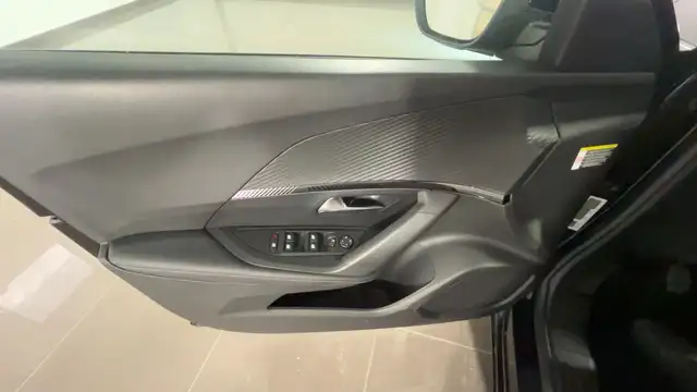 Peugeot 2008 view 3