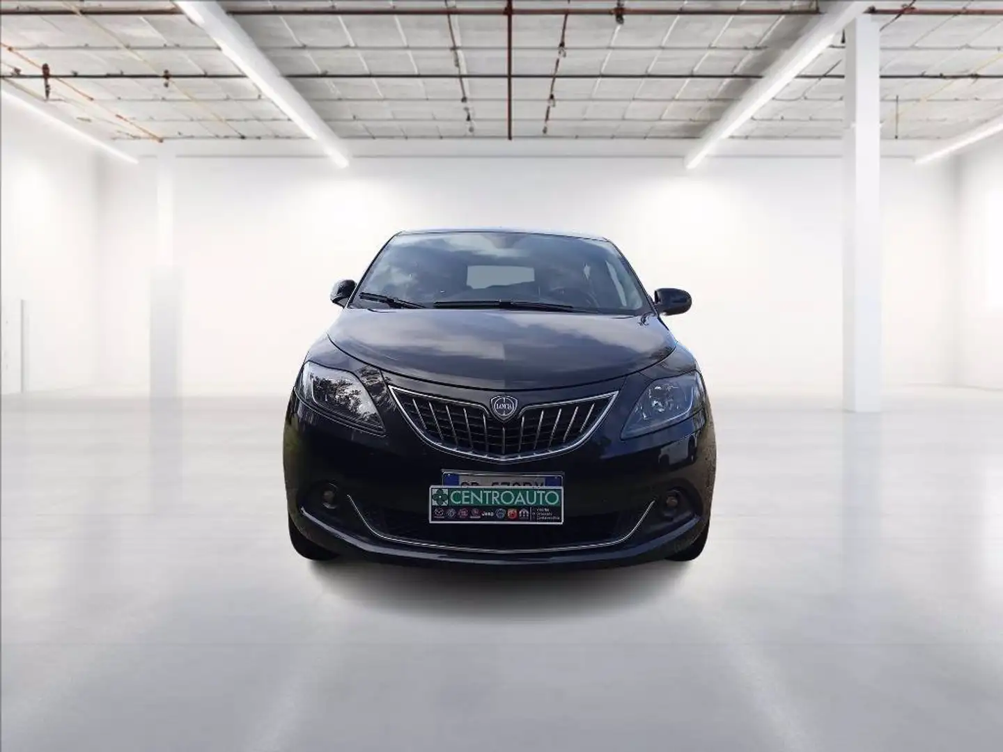 Lancia Ypsilon 1.0 firefly hybrid Gold s&s 70cv 5p.ti Negro - 2