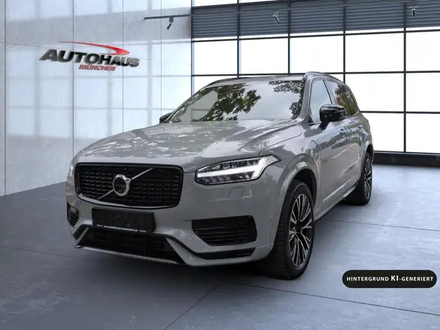 Volvo XC90 view 3
