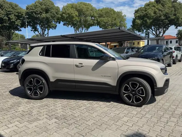 Jeep Avenger view 5