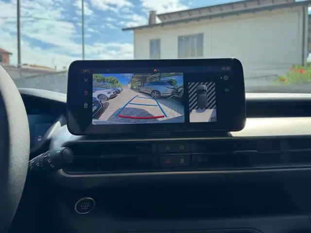 Jeep Avenger view 14
