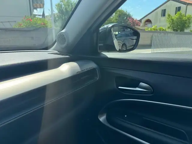 Jeep Avenger view 11
