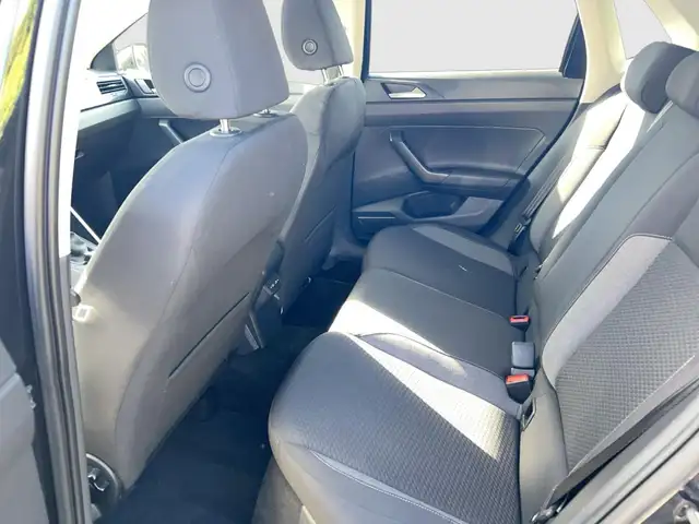 Volkswagen Polo view 12