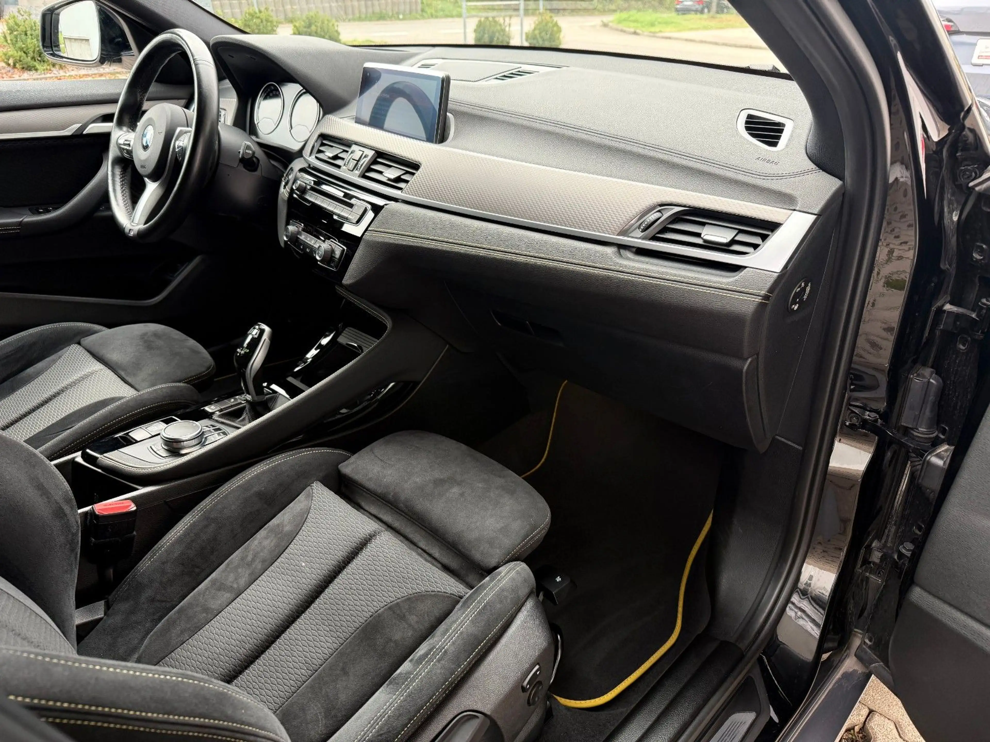 BMW X2 xDrive20d M Sport X ACC AHK Lenkradhz. HeadUp — photo 12
