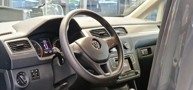 Volkswagen Caddy view 12