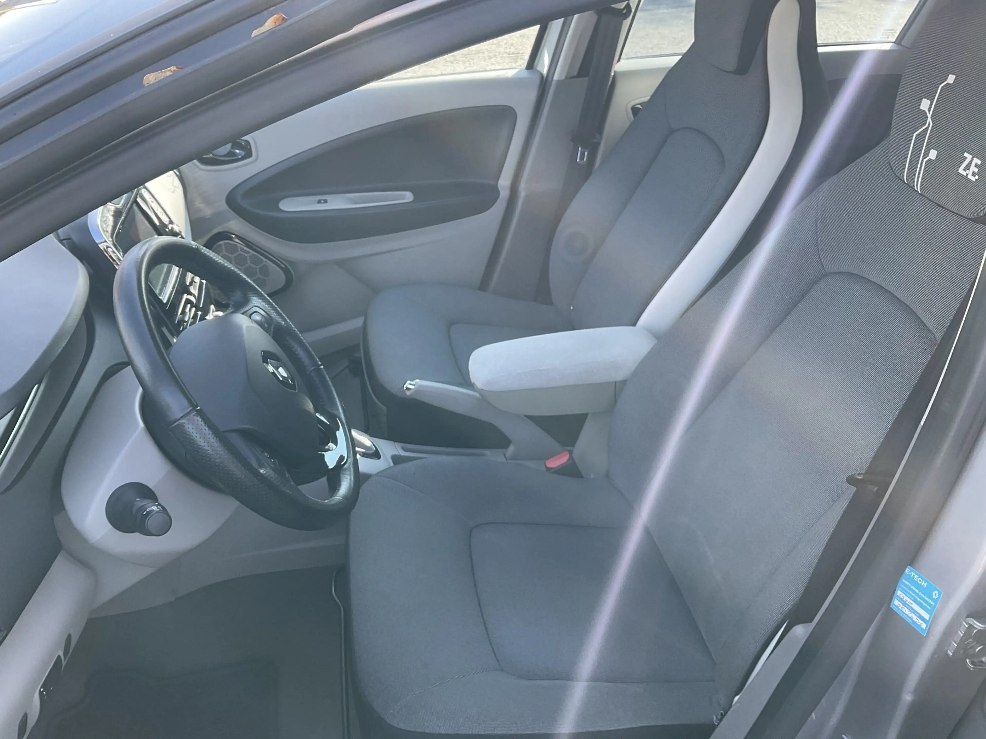 Renault ZOE Intens 22 kW — photo 9