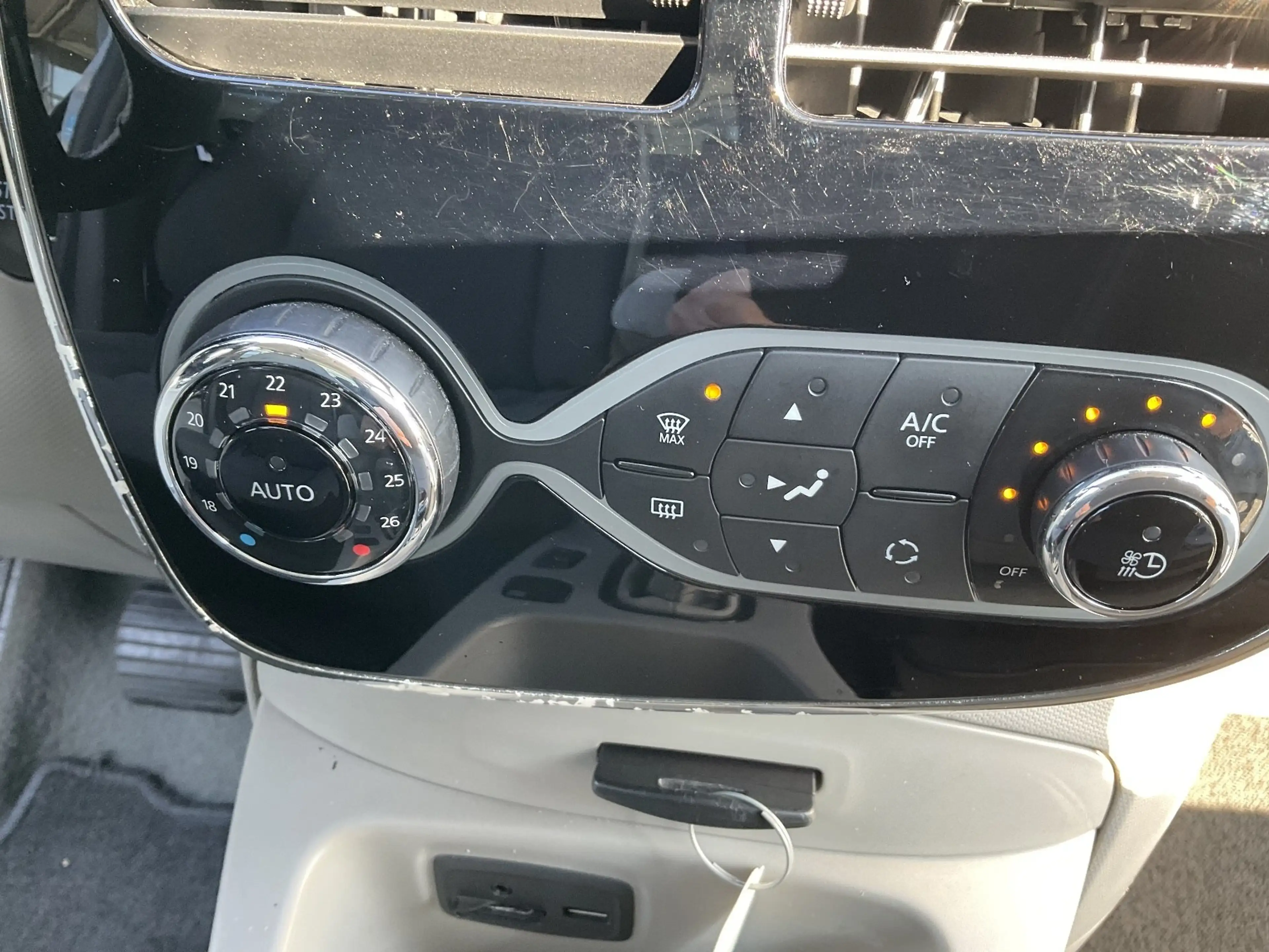 Renault ZOE Intens 22 kW — photo 12
