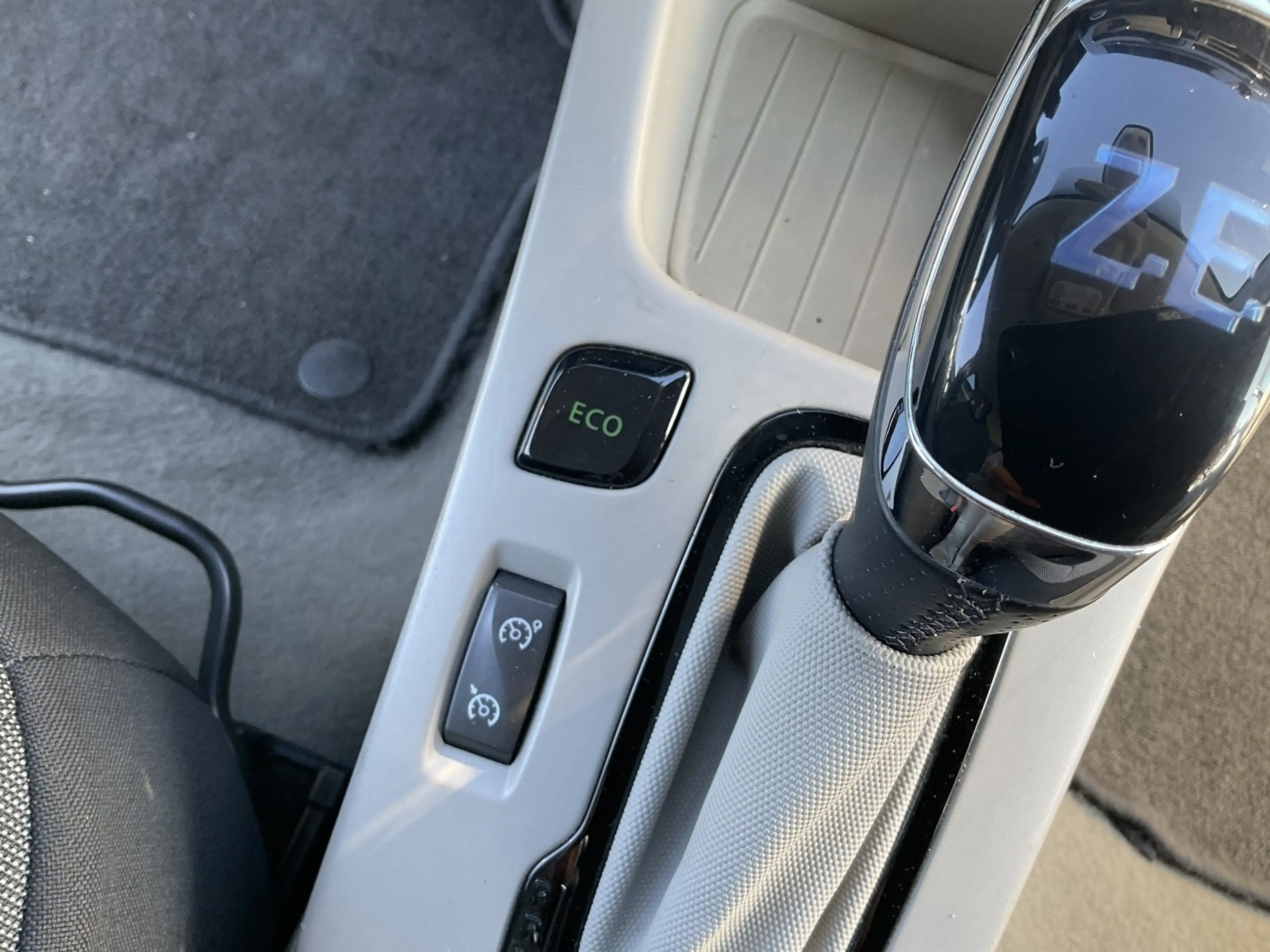 Renault ZOE Intens 22 kW — photo 13
