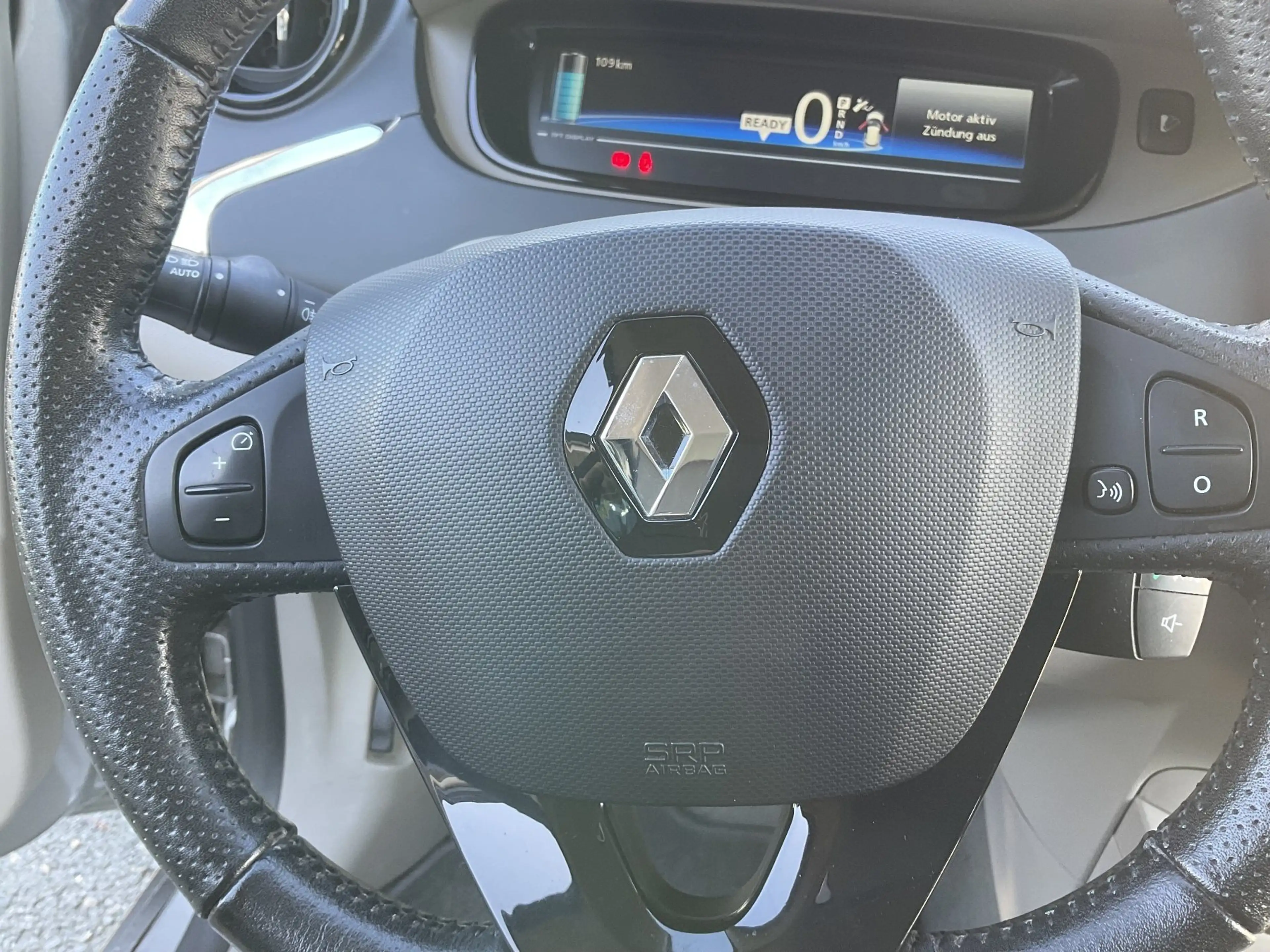 Renault ZOE Intens 22 kW — photo 15