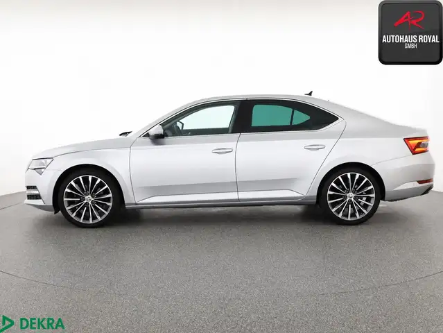 Skoda Superb view 2