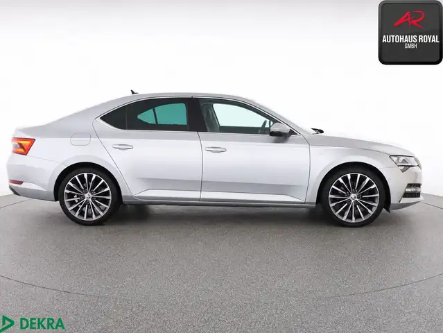 Skoda Superb view 6