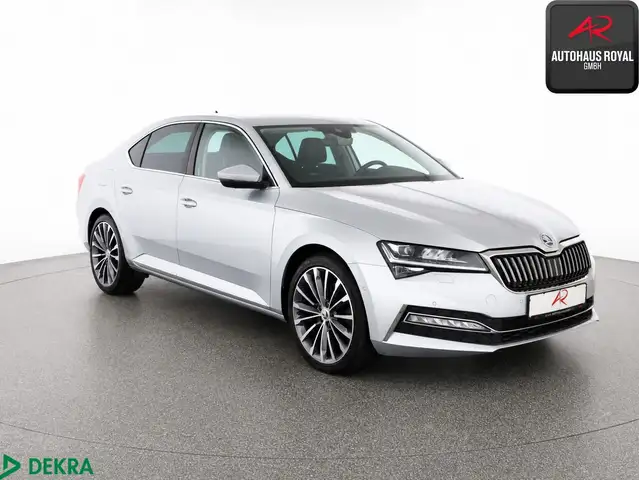 Skoda Superb view 7