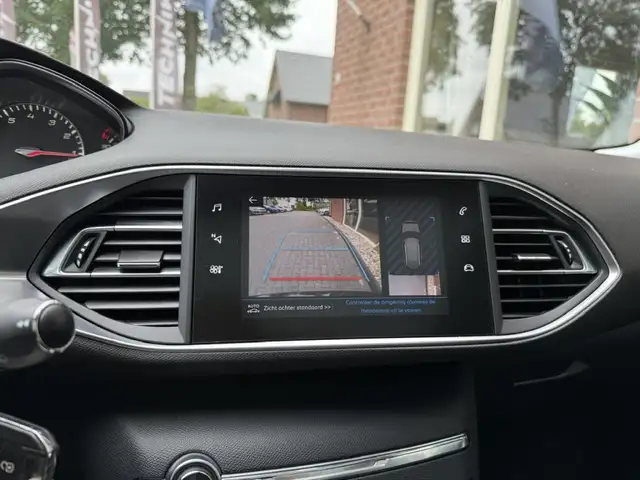Peugeot 308 view 18