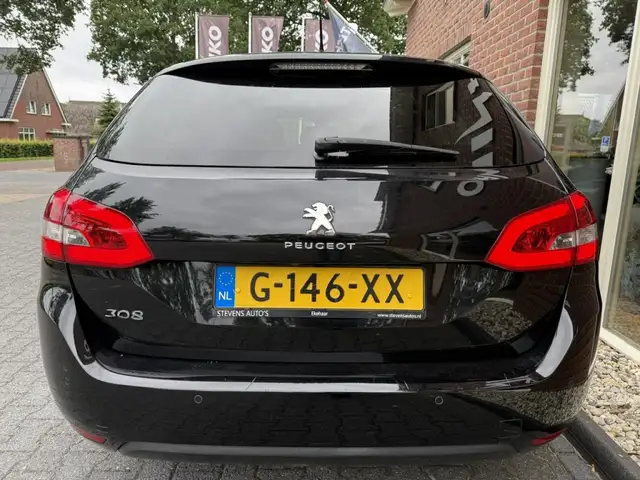 Peugeot 308 view 11